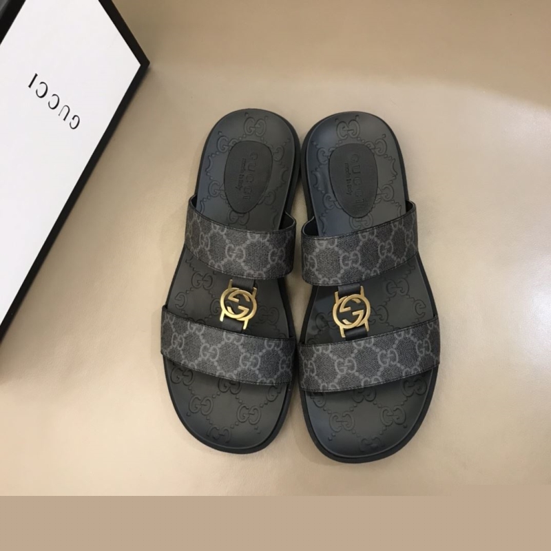 G*u*i slippers